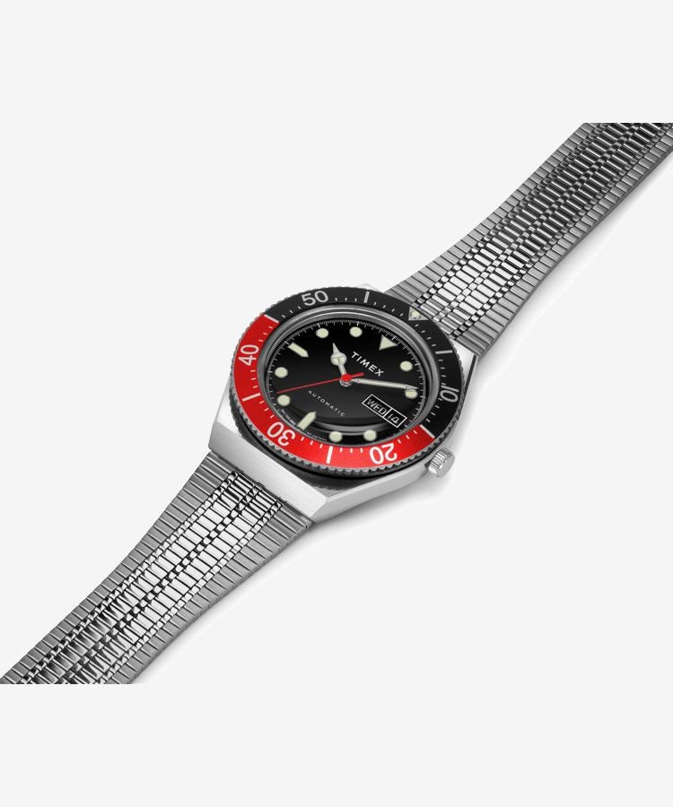 M79 オートマチック ブラック x レッド | TIMEXオンラインストア